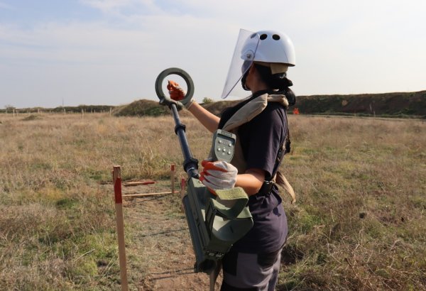 В Азербайджане объявлен набор женщин-саперов