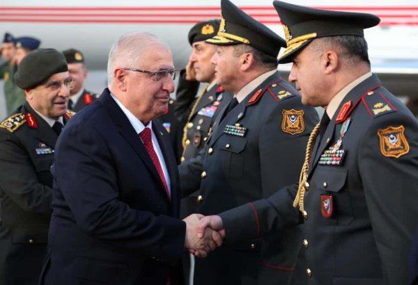 Яшар Гюлер прибыл с визитом в Азербайджан