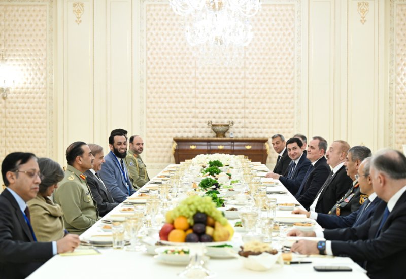 Состоялся совместный обед Президента Ильхама Алиева и Премьер-министра Пакистана Мухаммада Шахбаза Шарифа (ФОТО)