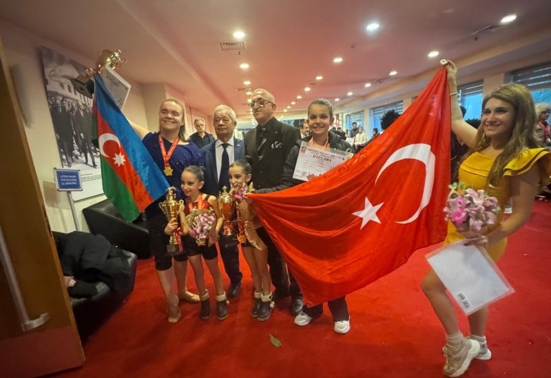 Азербайджанский танцор стал победителем международного конкурса в Стамбуле (ФОТО)