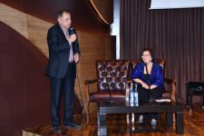 Тема патриотизма в азербайджанском искусстве – посвящается Дню Победы (ФОТО)