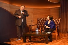 Тема патриотизма в азербайджанском искусстве – посвящается Дню Победы (ФОТО)