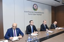 Джейхун Байрамов провел обсуждения с послом Греции (ФОТО)