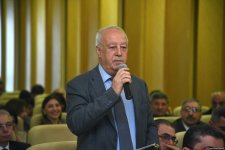 В Баку состоялась конференция на тему "Правильное применение норм азербайджанского литературного языка в медиа" (ФОТО) (Обновлено)