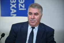 В Баку состоялась конференция на тему "Правильное применение норм азербайджанского литературного языка в медиа" (ФОТО) (Обновлено)