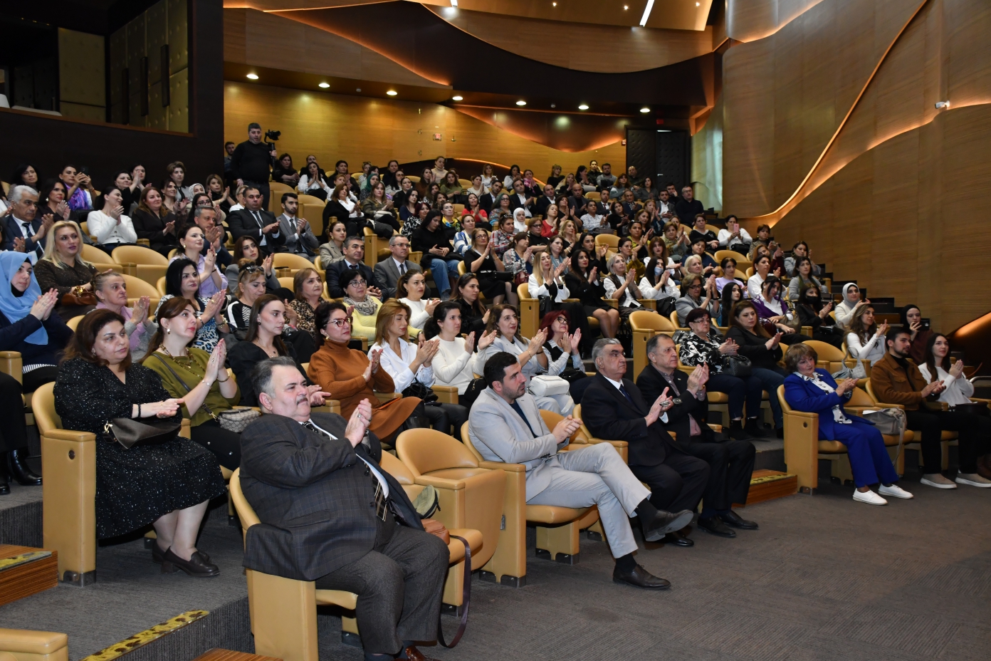 Тема патриотизма в азербайджанском искусстве – посвящается Дню Победы (ФОТО)