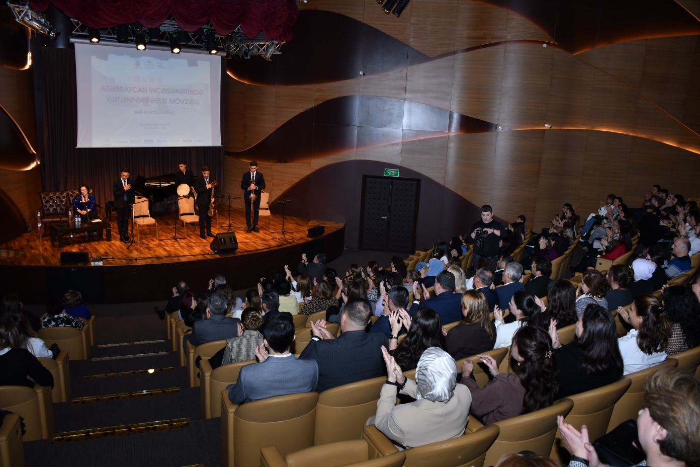 Тема патриотизма в азербайджанском искусстве – посвящается Дню Победы (ФОТО)