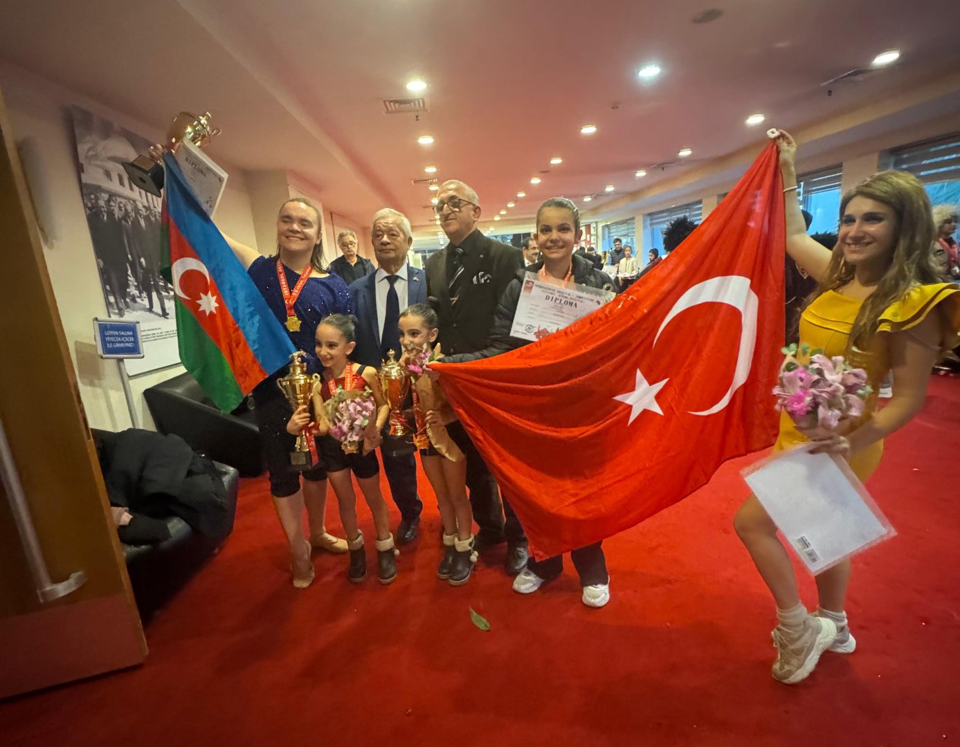 Азербайджанский танцор стал победителем международного конкурса в Стамбуле (ФОТО)