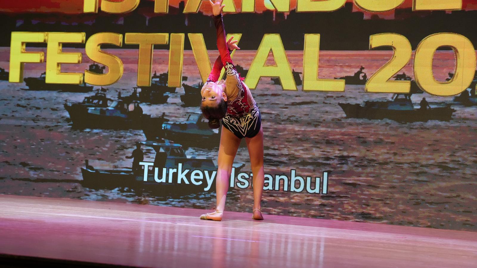 Азербайджанский танцор стал победителем международного конкурса в Стамбуле (ФОТО)