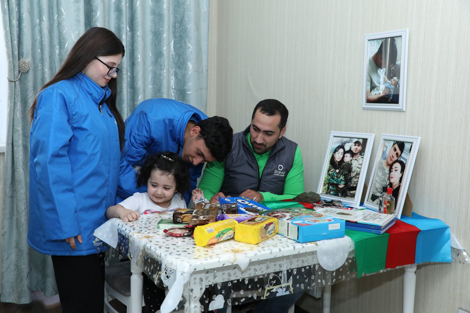 PASHA Holding предоставил праздничные подарки детям шехидов по случаю Дня Победы (ФОТО)