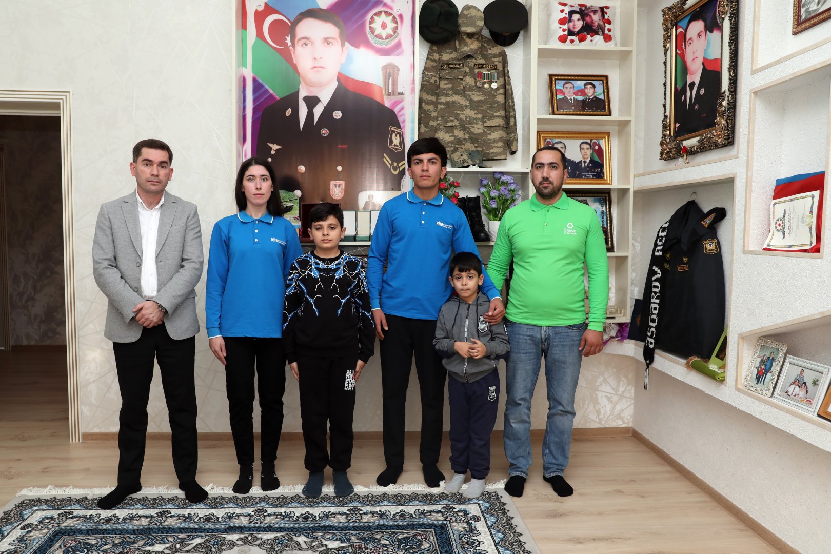 PASHA Holding предоставил праздничные подарки детям шехидов по случаю Дня Победы (ФОТО)