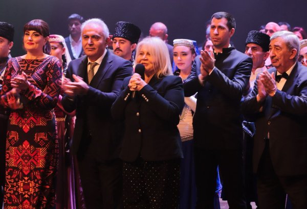 В Гянджинской филармонии состоялся концерт "Вечное братство", посвящённый Дню Победы (ФОТО)