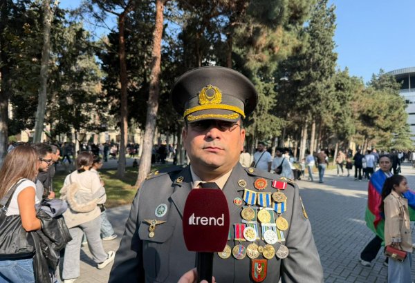 Представленная на военном параде техника демонстрирует развитие азербайджанской армии - офицер Минобороны