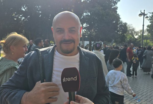 Для меня большая честь находиться в Азербайджане в этот славный день - турецкий турист