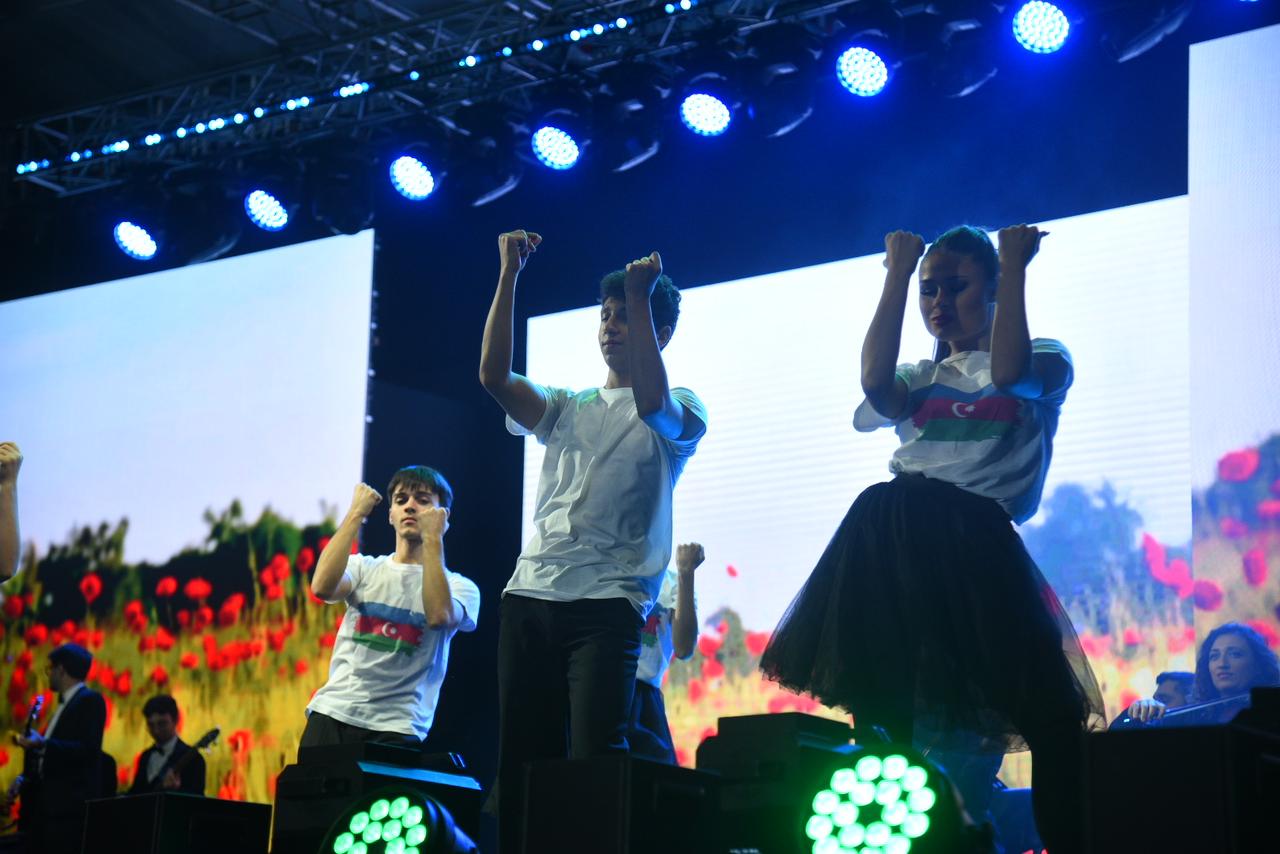 В Баку проходит торжественный праздничный концерт по случаю 8 Ноября – Дня Победы (ФОТО/ВИДЕО)