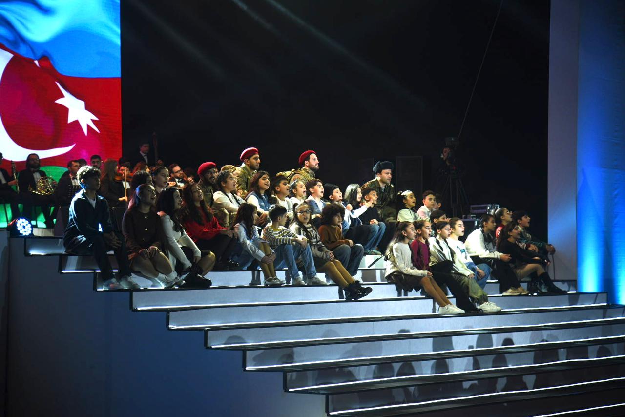 В Баку проходит торжественный праздничный концерт по случаю 8 Ноября – Дня Победы (ФОТО/ВИДЕО)