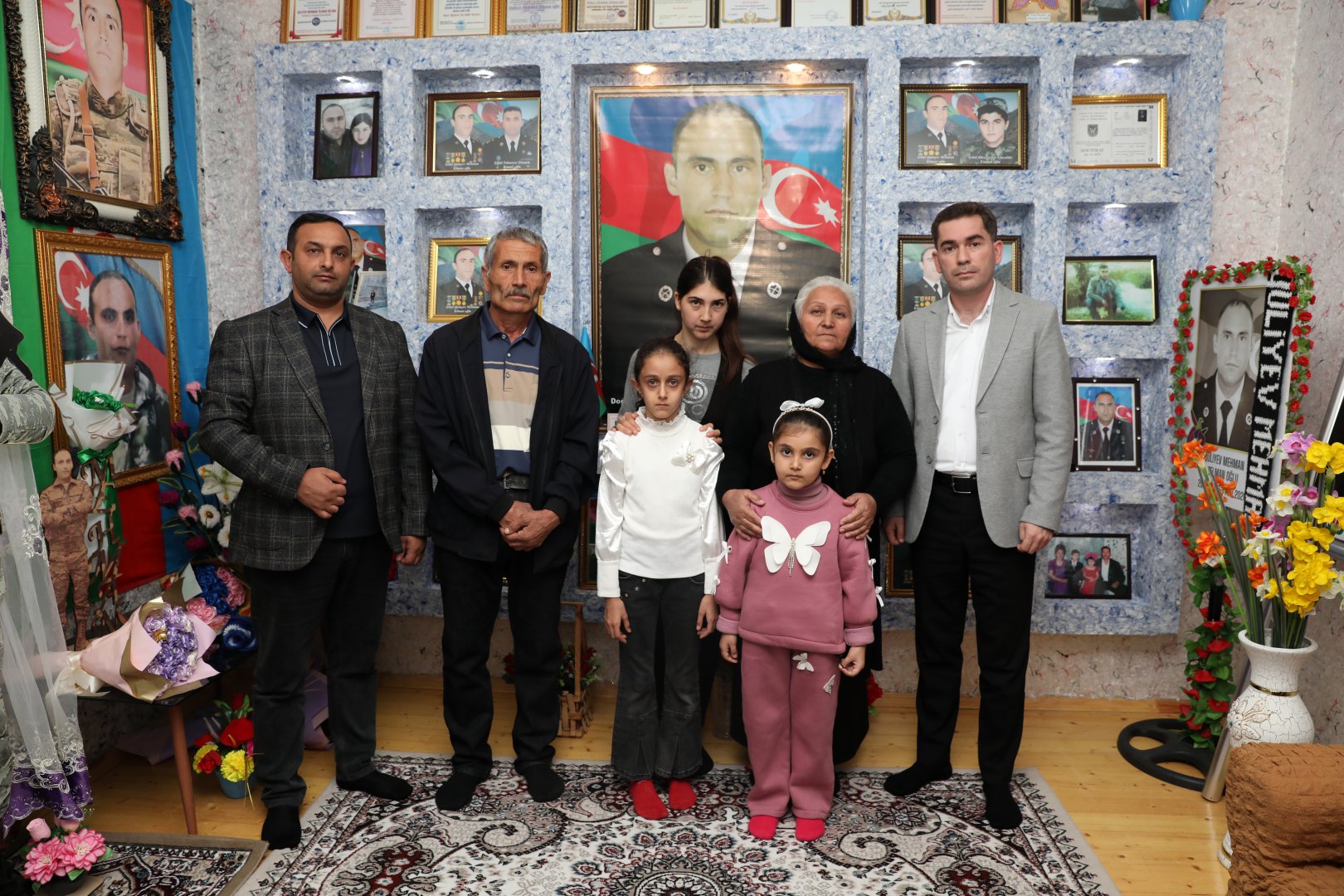 PASHA Holding предоставил праздничные подарки детям шехидов по случаю Дня Победы (ФОТО)