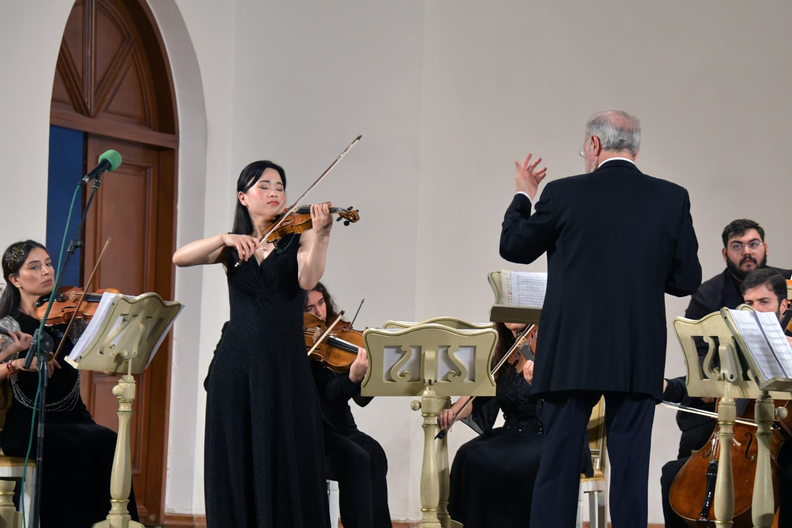 Японская скрипачка о первом визите в Баку: Здесь чувствуется энергия! (ФОТО)