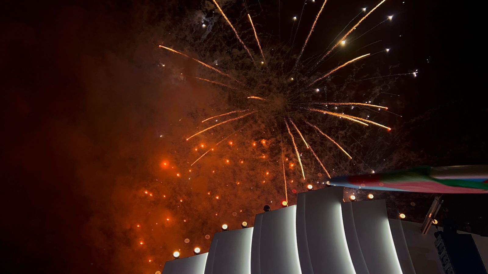 В Баку отметили День Победы грандиозным фейерверком (ФОТО/ВИДЕО)