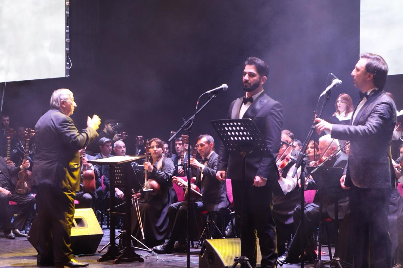 В Гянджинской филармонии состоялся концерт "Вечное братство", посвящённый Дню Победы (ФОТО)