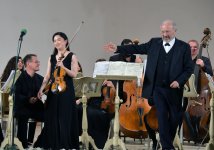 Японская скрипачка о первом визите в Баку: Здесь чувствуется энергия! (ФОТО)