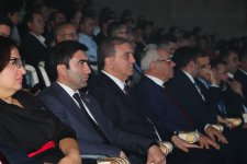 В Гянджинской филармонии состоялся концерт "Вечное братство", посвящённый Дню Победы (ФОТО)