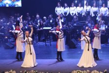 В Гянджинской филармонии состоялся концерт "Вечное братство", посвящённый Дню Победы (ФОТО)