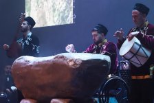 В Гянджинской филармонии состоялся концерт "Вечное братство", посвящённый Дню Победы (ФОТО)