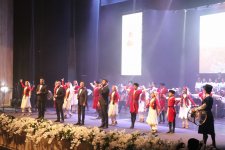 В Гянджинской филармонии состоялся концерт "Вечное братство", посвящённый Дню Победы (ФОТО)