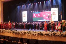 В Гянджинской филармонии состоялся концерт "Вечное братство", посвящённый Дню Победы (ФОТО)