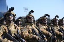 Президент Ильхам Алиев, Первая леди Мехрибан Алиева, Реджеп Тайип Эрдоган и Мухаммад Шахбаз Шариф приняли участие в Военном параде, посвященном пятой годовщине Победы в Отечественной войне (ФОТО/ВИДЕО)