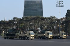 Президент Ильхам Алиев, Первая леди Мехрибан Алиева, Реджеп Тайип Эрдоган и Мухаммад Шахбаз Шариф приняли участие в Военном параде, посвященном пятой годовщине Победы в Отечественной войне (ФОТО/ВИДЕО)