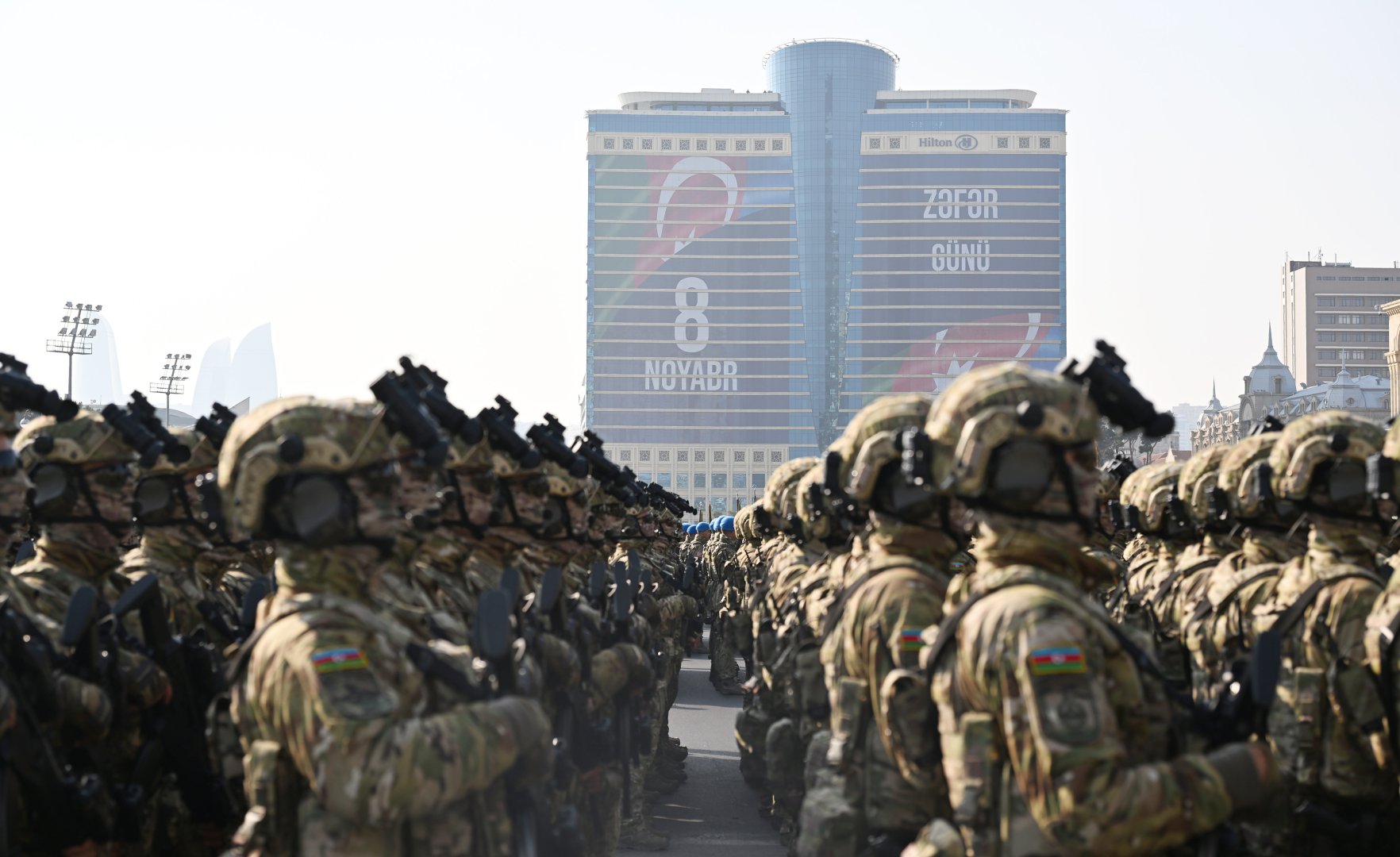 Президент Ильхам Алиев, Первая леди Мехрибан Алиева, Реджеп Тайип Эрдоган и Мухаммад Шахбаз Шариф приняли участие в Военном параде, посвященном пятой годовщине Победы в Отечественной войне (ФОТО/ВИДЕО)