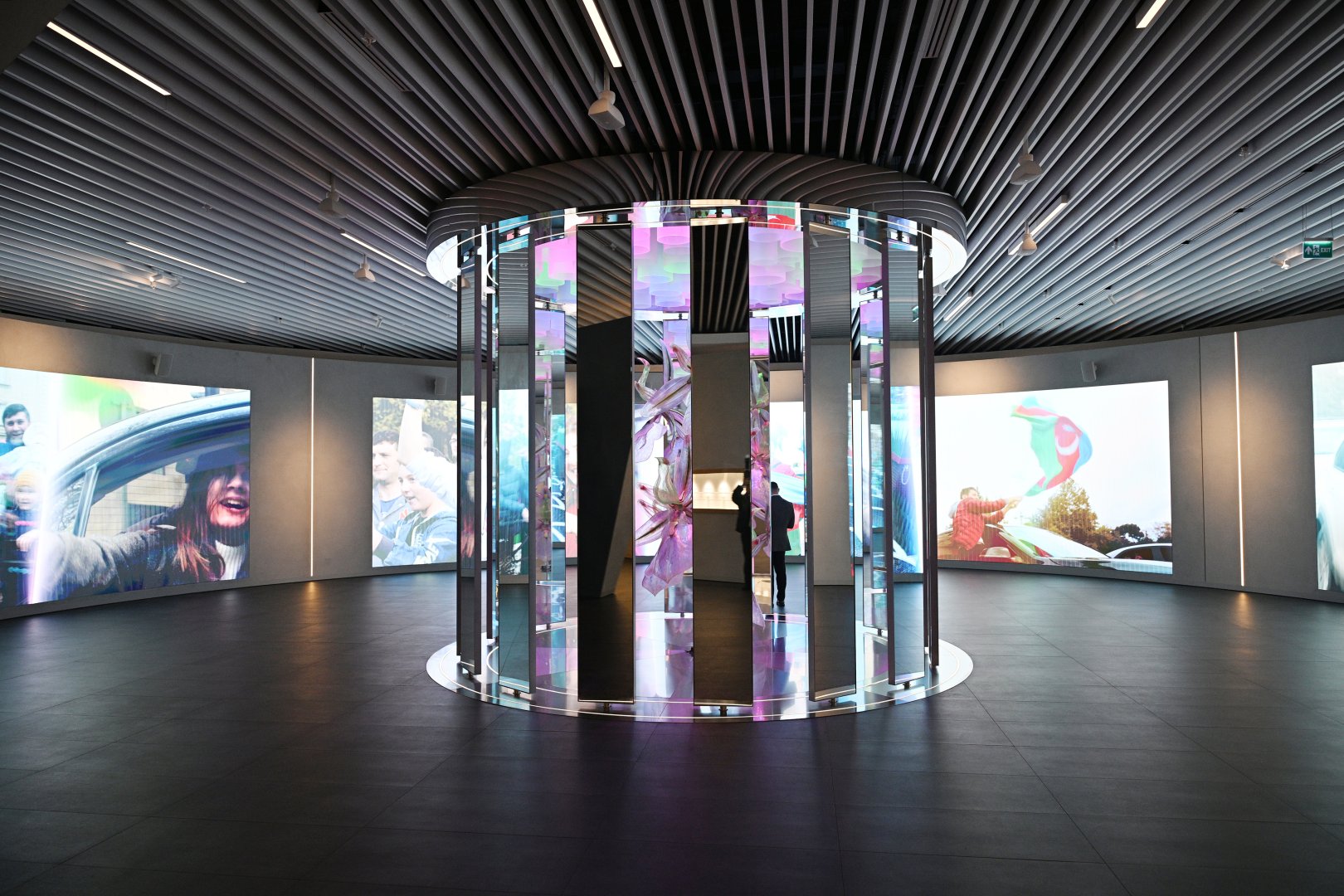 Президент Ильхам Алиев и Первая леди Мехрибан Алиева посетили мемориал Победы в Баку и приняли участие в открытии Музея Победы (ФОТО/ВИДЕО)