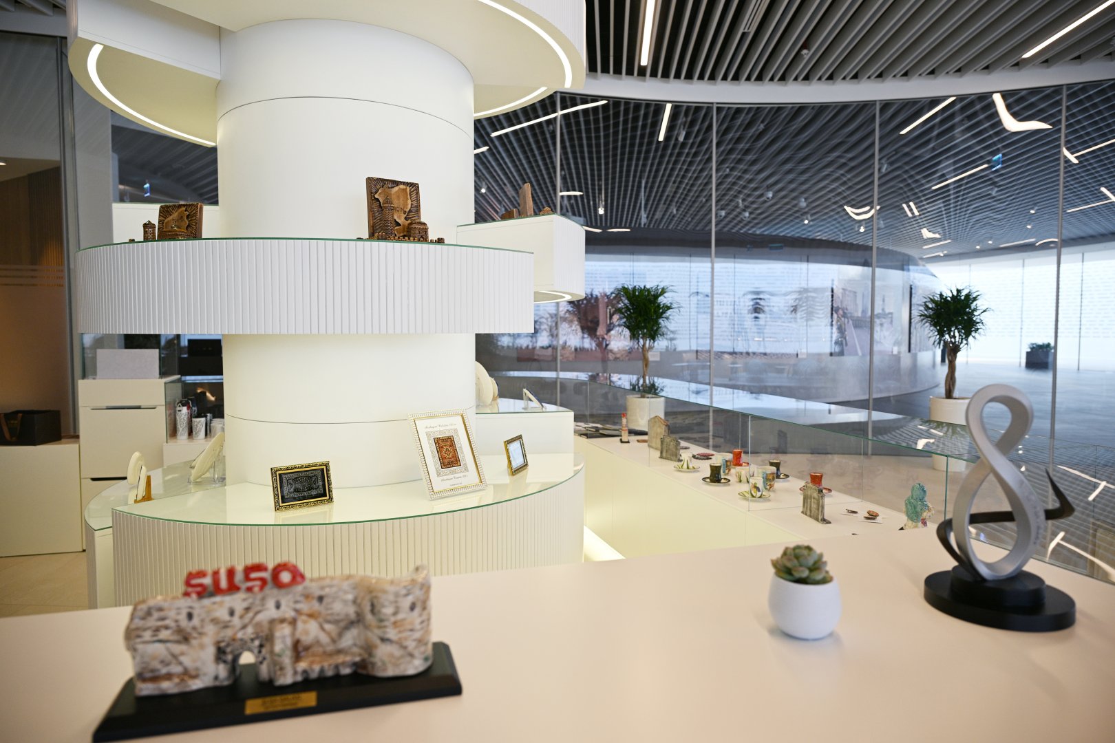 Президент Ильхам Алиев и Первая леди Мехрибан Алиева посетили мемориал Победы в Баку и приняли участие в открытии Музея Победы (ФОТО/ВИДЕО)