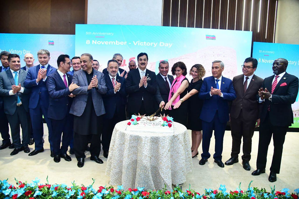 В представительствах Азербайджана за рубежом отмечена пятая годовщина Победы (ФОТО)