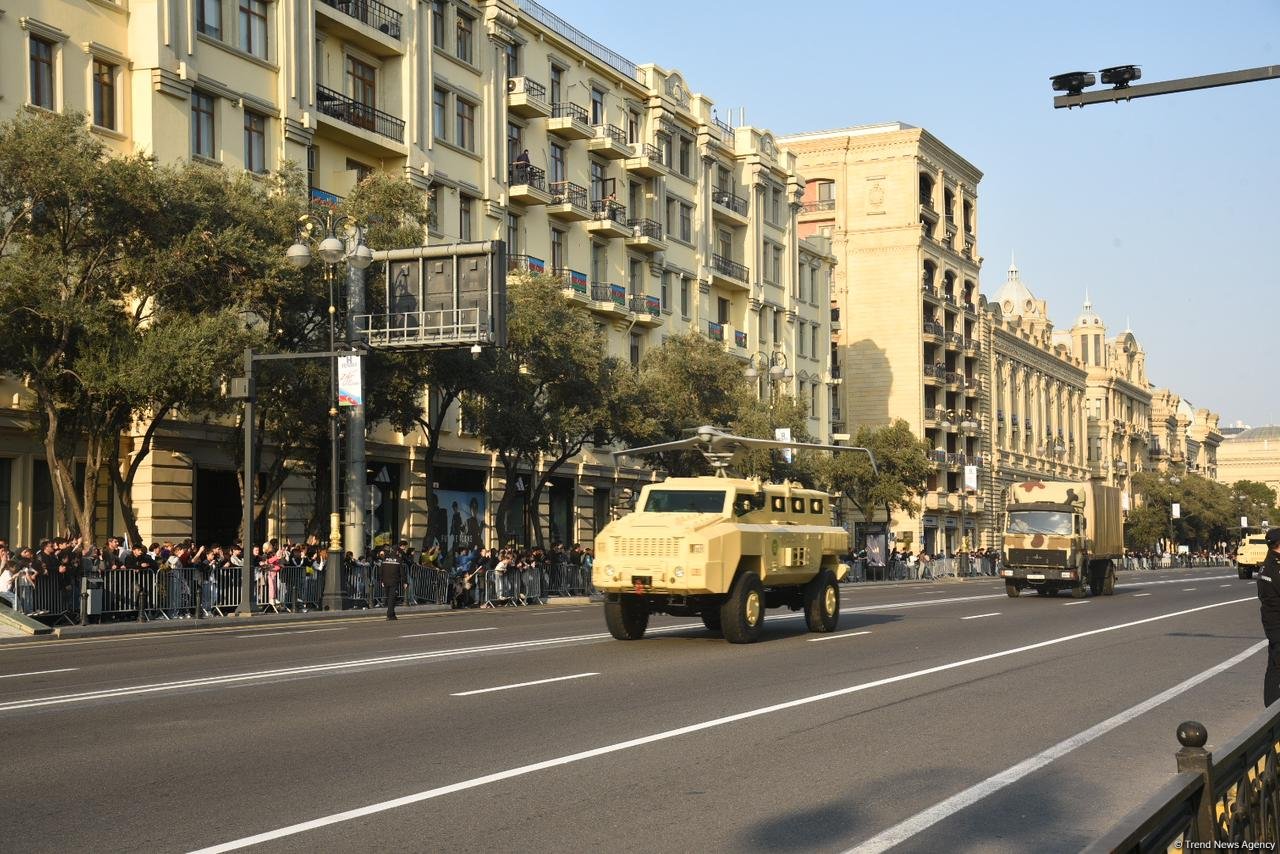 В Баку прошел военный парад, посвященный пятой годовщине Победы в Отечественной войне (ФОТО/ВИДЕО)