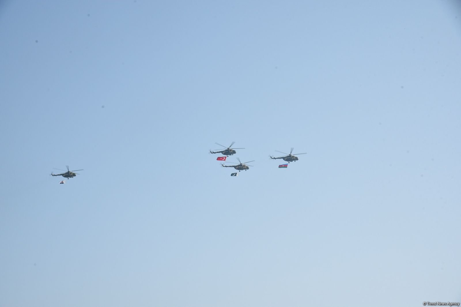 В Баку прошел военный парад, посвященный пятой годовщине Победы в Отечественной войне (ФОТО/ВИДЕО)