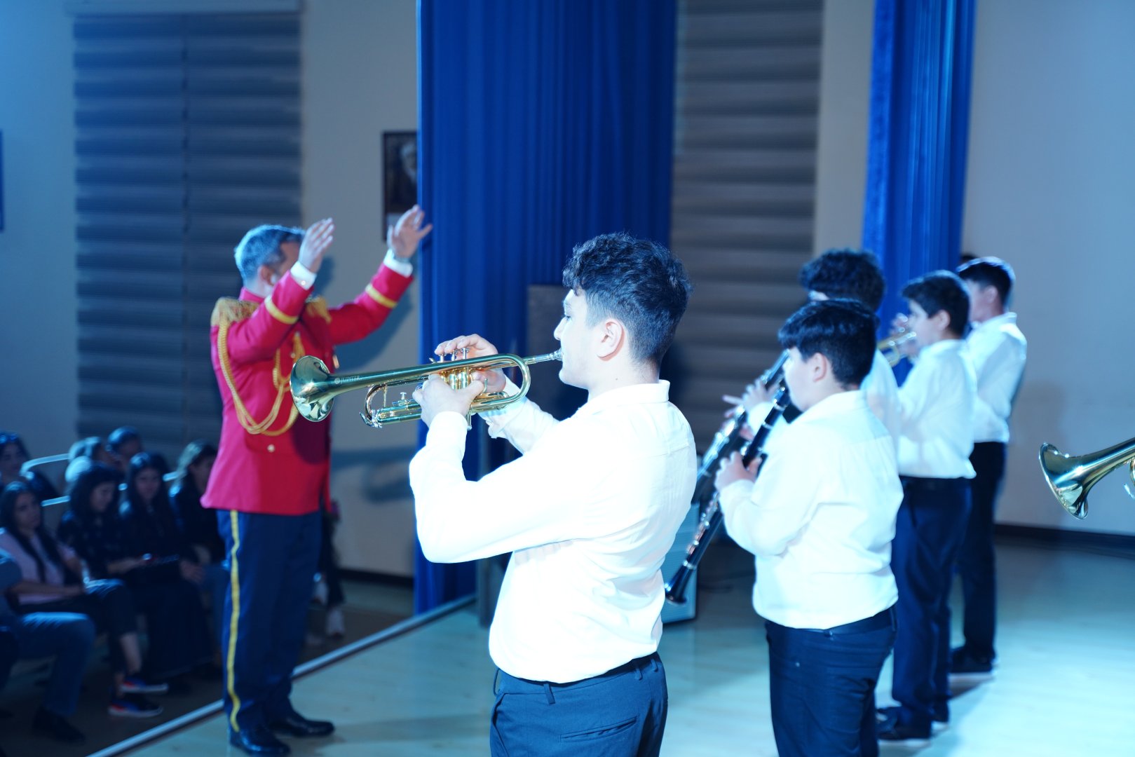 Как дети отмечают День Победы и День Государственного флага Азербайджана (ФОТО)