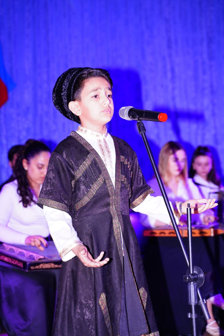 Как дети отмечают День Победы и День Государственного флага Азербайджана (ФОТО)