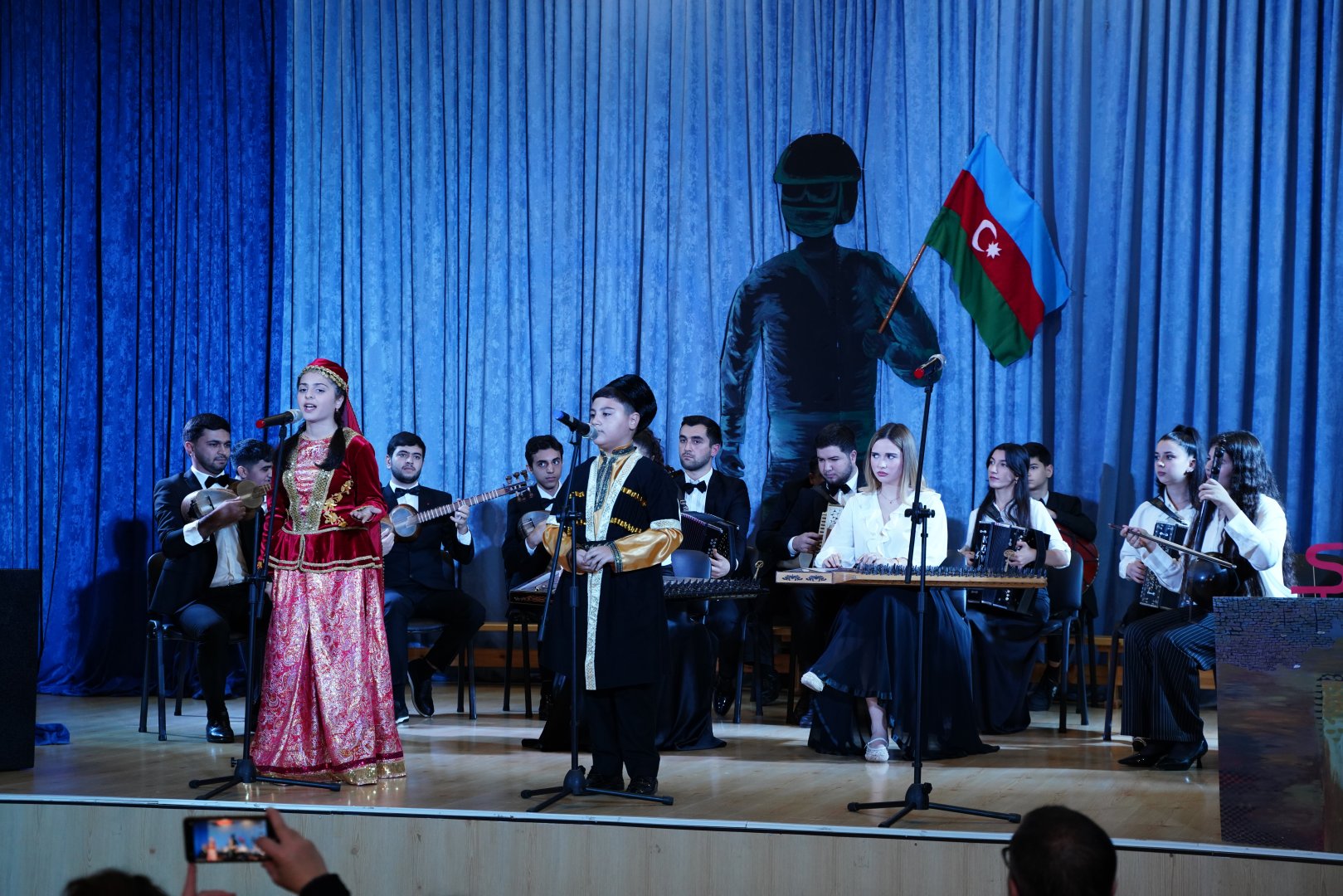 Как дети отмечают День Победы и День Государственного флага Азербайджана (ФОТО)