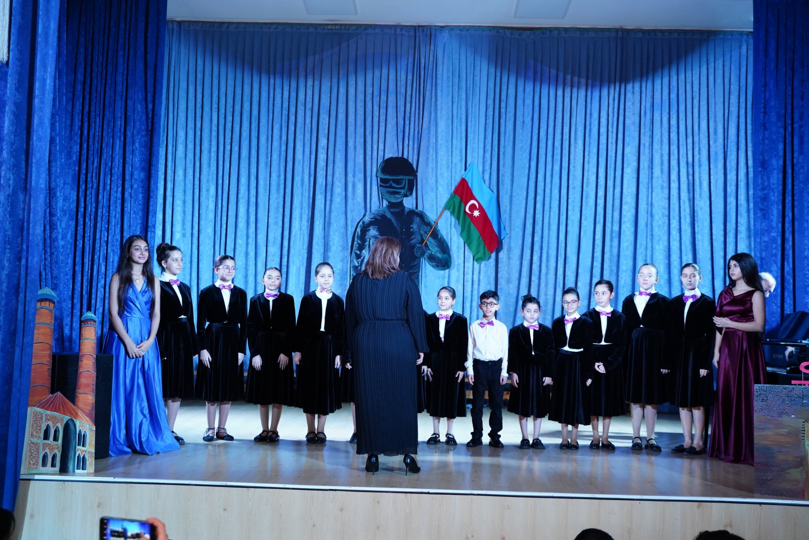 Как дети отмечают День Победы и День Государственного флага Азербайджана (ФОТО)