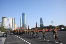 Президент Ильхам Алиев, Первая леди Мехрибан Алиева, Реджеп Тайип Эрдоган и Мухаммад Шахбаз Шариф приняли участие в Военном параде, посвященном пятой годовщине Победы в Отечественной войне (ФОТО/ВИДЕО)