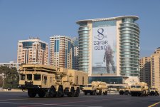 Президент Ильхам Алиев, Первая леди Мехрибан Алиева, Реджеп Тайип Эрдоган и Мухаммад Шахбаз Шариф приняли участие в Военном параде, посвященном пятой годовщине Победы в Отечественной войне (ФОТО/ВИДЕО)