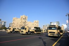 Президент Ильхам Алиев, Первая леди Мехрибан Алиева, Реджеп Тайип Эрдоган и Мухаммад Шахбаз Шариф приняли участие в Военном параде, посвященном пятой годовщине Победы в Отечественной войне (ФОТО/ВИДЕО)