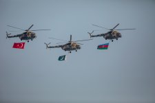 Президент Ильхам Алиев, Первая леди Мехрибан Алиева, Реджеп Тайип Эрдоган и Мухаммад Шахбаз Шариф приняли участие в Военном параде, посвященном пятой годовщине Победы в Отечественной войне (ФОТО/ВИДЕО)