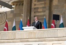 Президент Ильхам Алиев, Первая леди Мехрибан Алиева, Реджеп Тайип Эрдоган и Мухаммад Шахбаз Шариф приняли участие в Военном параде, посвященном пятой годовщине Победы в Отечественной войне (ФОТО/ВИДЕО)