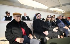 Президент Ильхам Алиев, Первая леди Мехрибан Алиева, Реджеп Тайип Эрдоган и Мухаммад Шахбаз Шариф приняли участие в Военном параде, посвященном пятой годовщине Победы в Отечественной войне (ФОТО/ВИДЕО)