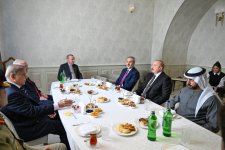 Президент Ильхам Алиев, Первая леди Мехрибан Алиева, Реджеп Тайип Эрдоган и Мухаммад Шахбаз Шариф приняли участие в Военном параде, посвященном пятой годовщине Победы в Отечественной войне (ФОТО/ВИДЕО)