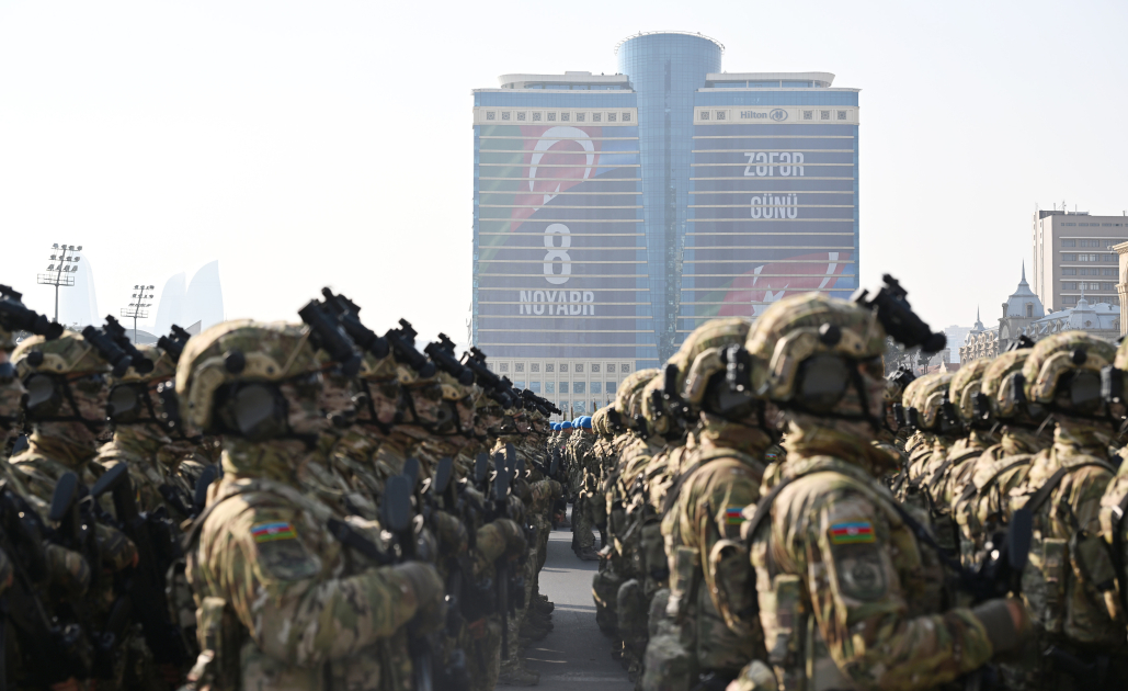 Президент Ильхам Алиев, Первая леди Мехрибан Алиева, Реджеп Тайип Эрдоган и Мухаммад Шахбаз Шариф приняли участие в Военном параде, посвященном пятой годовщине Победы в Отечественной войне (ФОТО/ВИДЕО)